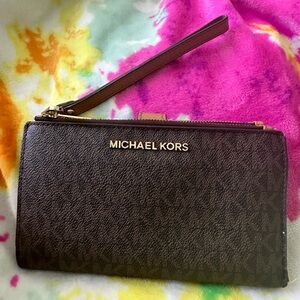 Michael Kors Jet Set Travel LG Double Zip Wristlet